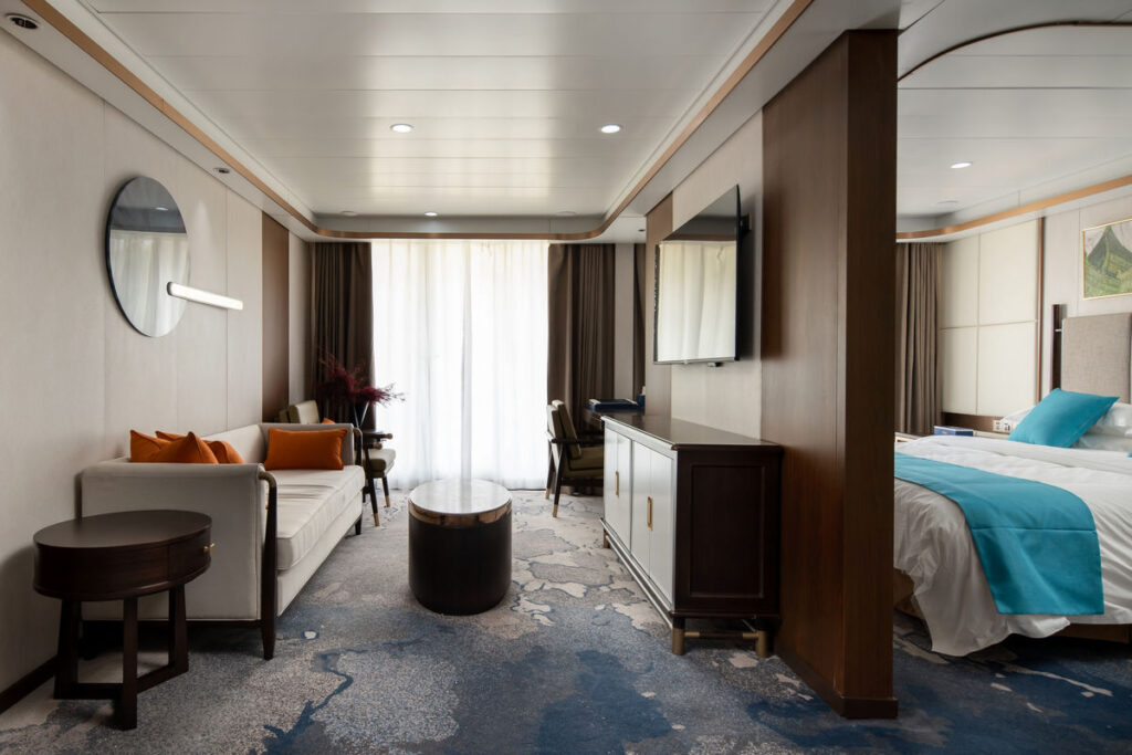 Deluxe Suite onboard China Goddess 3 Cruise Ship