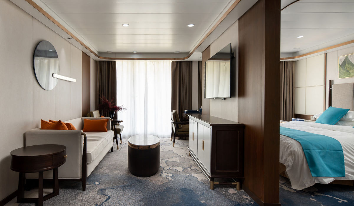 Deluxe Suite onboard China Goddess 3 Cruise Ship